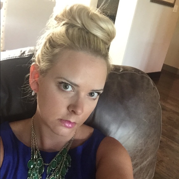 Meet your posher - Picture 2 of 5